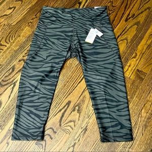 Old Navy High Rise Go Dry Crop ANIMAL PRINT